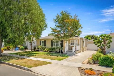 5222 E Parkcrest St, Long Beach, CA 90808