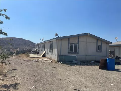 18600 Chippewa Rd, Lake Elsinore, CA 92532