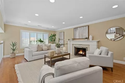 3831 Wisteria St, Seal Beach, CA 90740