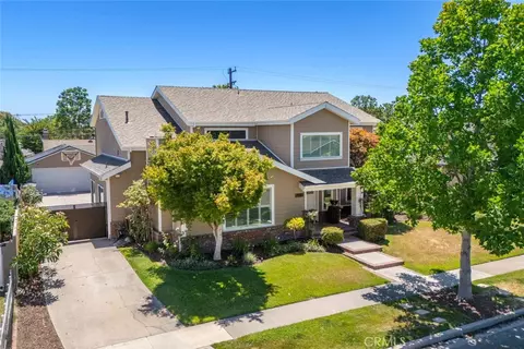 2762 Engel Dr, Rossmoor, CA 90720
