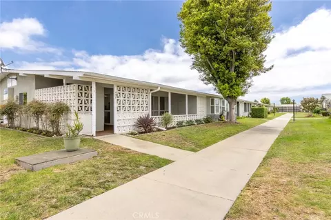 1462 Golden Rain Rd #49 F, Seal Beach, CA 90740