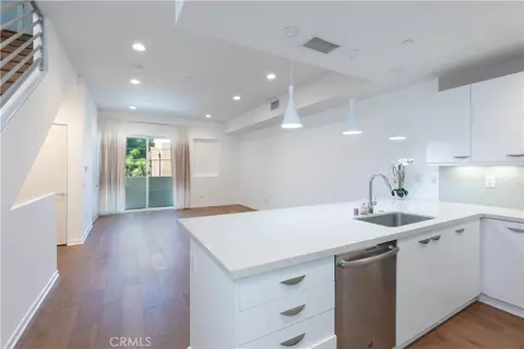 4831 Craner Ave, North Hollywood, CA 91601