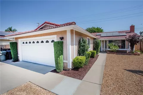 248 White Oak Rd, Lake Elsinore, CA 92530