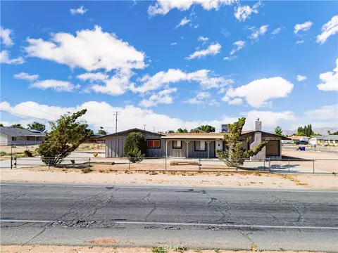 21512 Pahute Rd, Apple Valley, CA 92308
