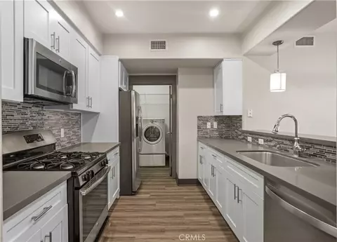 24595 Town Center Dr #3211, Valencia, CA 91355