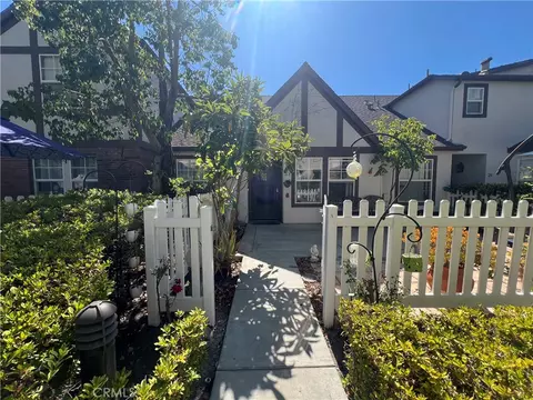 23 Three Vines Ct, Ladera Ranch, CA 92694