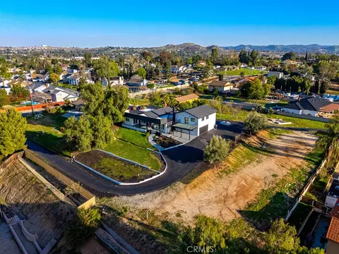 16031 Suttles Dr, Riverside, CA 92504