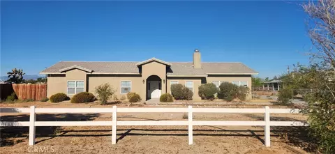 14470 Navajo Rd, Apple Valley, CA 92307