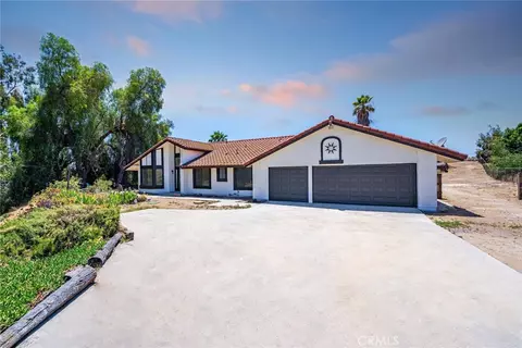 18085 Golden Leaf Ln, Woodcrest, CA 92504
