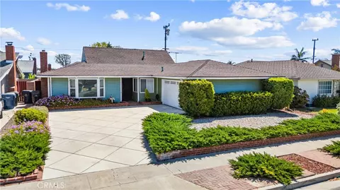 15762 Plymouth Ln, Huntington Beach, CA 92647