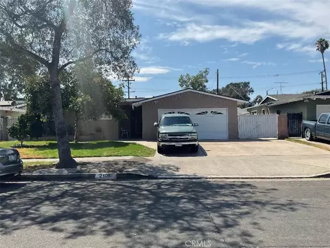 2108 S Artesia St, Santa Ana, CA 92704