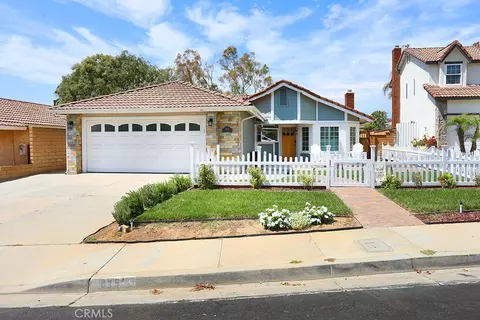 8491 E Frostwood St, Anaheim, CA 92808