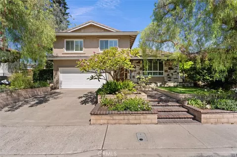 6301 E Bixby Hill Rd, Long Beach, CA 90815