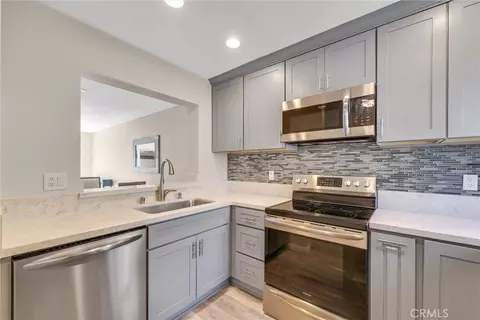 5825 E Creekside Ave #8, Orange, CA 92869