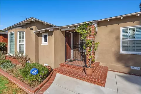 2860 Chestnut Ave, Long Beach, CA 90806