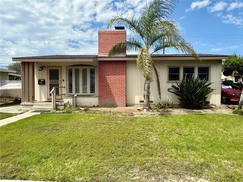 2381 N Bellflower Blvd, Long Beach, CA 90815