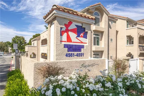 4591 Warner Ave #101, Huntington Beach, CA 92649