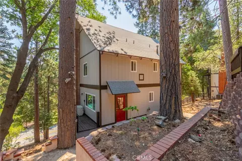 260 S Fairway Dr, Twin Peaks, CA 92391