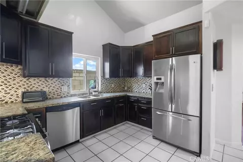11529 Hunnewell Ave, Sylmar, CA 91342