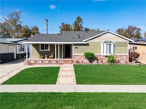 2725 Ladoga Ave, Long Beach, CA 90815