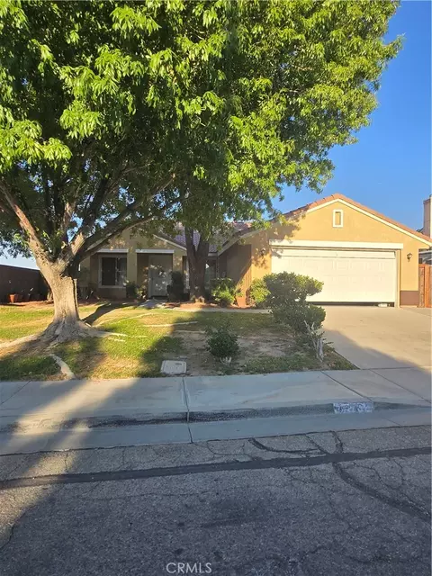 44762 Shadowcrest Dr, Lancaster, CA 93536