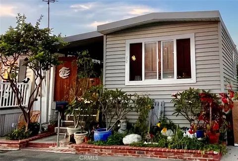 30 Welcome Ln, Seal Beach, CA 90740