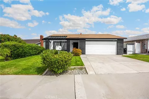 1463 Moore Cir, Corona, CA 92882