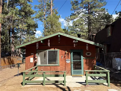 343 Holmes Ln, Sugarloaf, CA 92386