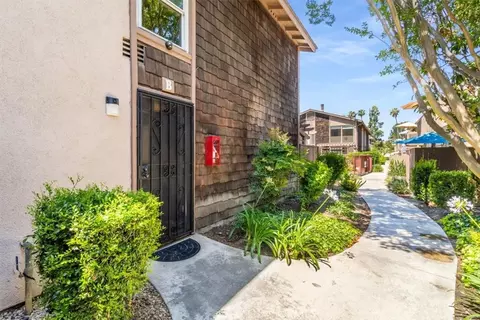 1084 Cabrillo Park #B, Santa Ana, CA 92701