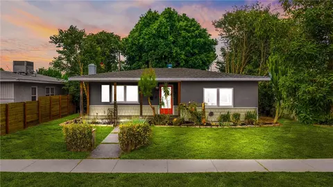 6957 Lindley Ave, Reseda, CA 91335