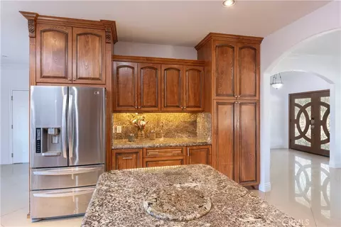 Kitchen - 19075 Caesar Dr, Ramona, CA 92065 photo 3 of 4