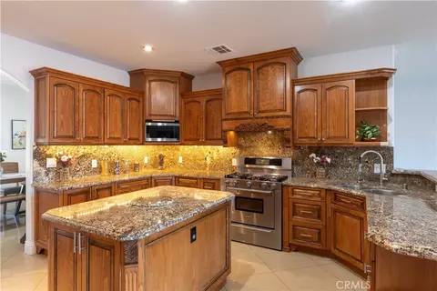Kitchen - 19075 Caesar Dr, Ramona, CA 92065 photo 2 of 4