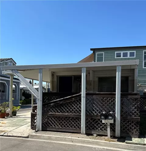 123 Cottonwood Ln, Seal Beach, CA 90740