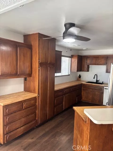 Kitchen - 48831 Garden Dr, Morongo Valley, CA 92256 photo 2 of 3