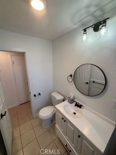 Bath - 48831 Garden Dr, Morongo Valley, CA 92256 photo 2 of 4