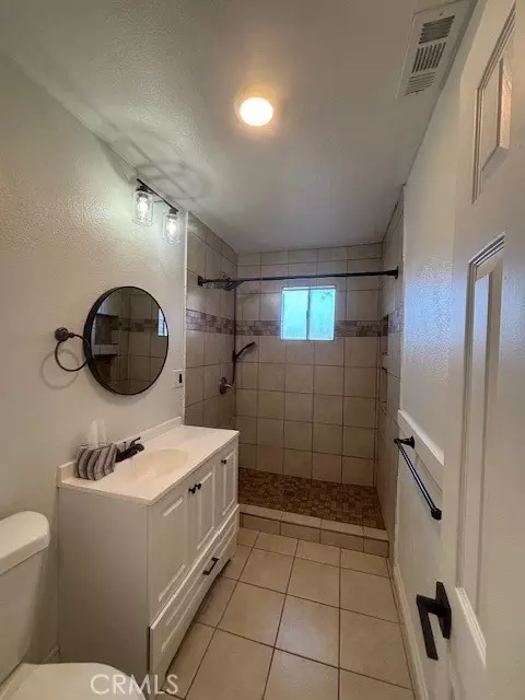 Bath - 48831 Garden Dr, Morongo Valley, CA 92256 photo 1 of 4
