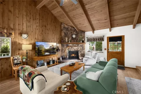 27963 St Bernard Ln, Lake Arrowhead, CA 92352