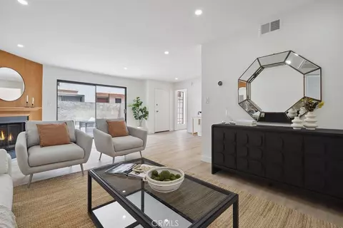 6101 Fulton Ave #8, Van Nuys, CA 91401