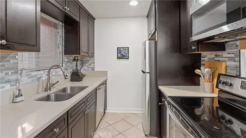 2507 E 15th St #218, Long Beach, CA 90804