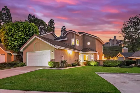 6220 E Garnet Cir, Anaheim, CA 92807