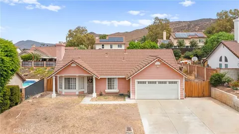 4852 Mount Abbott St, Jurupa Valley, CA 92509