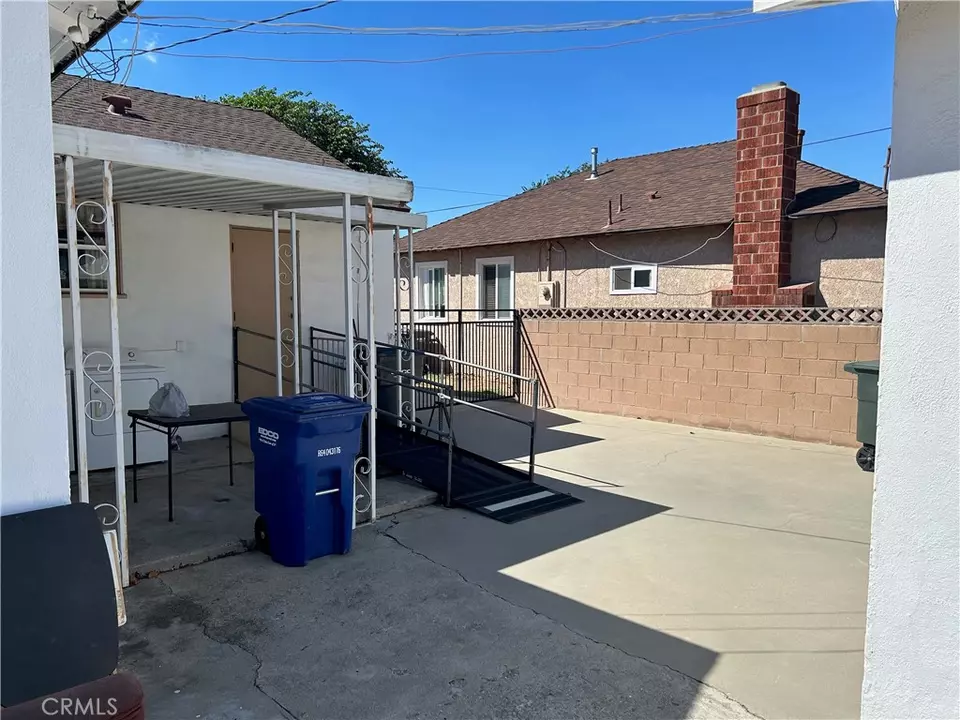Exterior - 6054 Whitewood Ave, Lakewood, CA 90712 photo 5 of 5