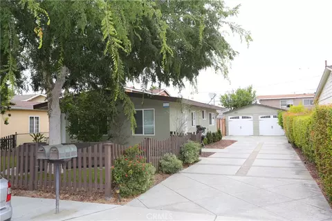 182 Costa Mesa St, Costa Mesa, CA 92627