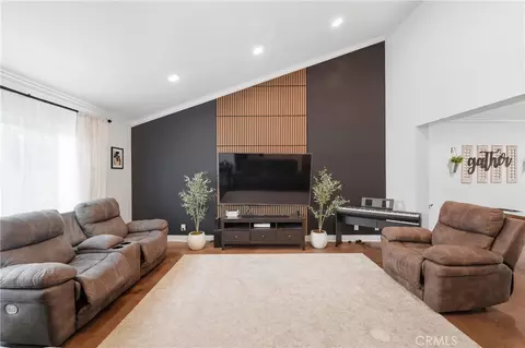 982 Sarah Way, Anaheim, CA 92805