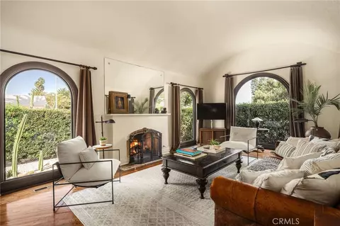 2800 Hillcrest Dr, Los Angeles, CA 90016
