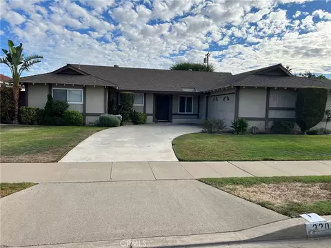 2206 E Athens Ave, Orange, CA 92867