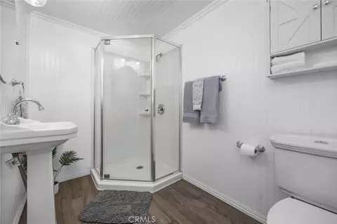 Bath - 1177 Bear Springs Rd, Rimforest, CA 92378 photo 1 of 2