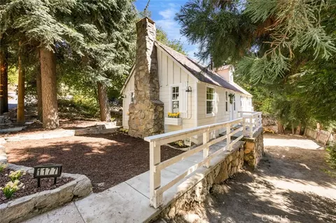 Exterior - 1177 Bear Springs Rd, Rimforest, CA 92378 photo 3 of 8