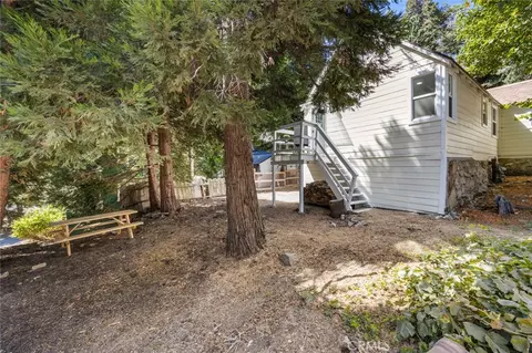 Exterior - 1177 Bear Springs Rd, Rimforest, CA 92378 photo 6 of 8