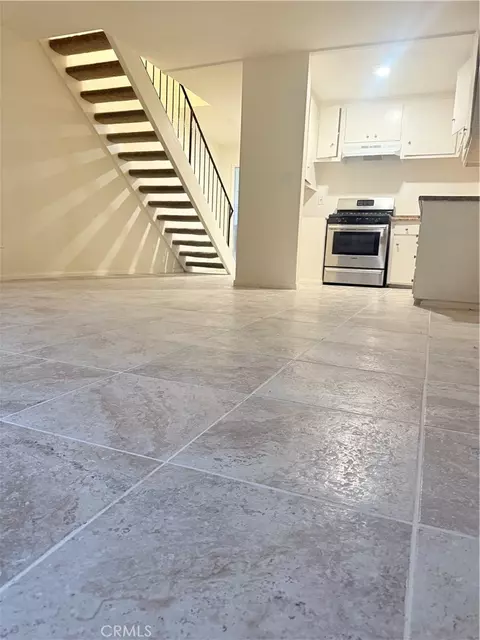 1000 E Bishop St #M2, Santa Ana, CA 92701